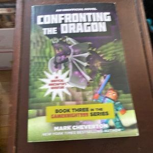 Confronting the Dragon: Book Three in the Gameknight999 Series: An Unoffi - GOOD